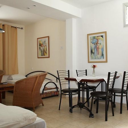 Ga'Aton Motel Nahariya Exteriör bild