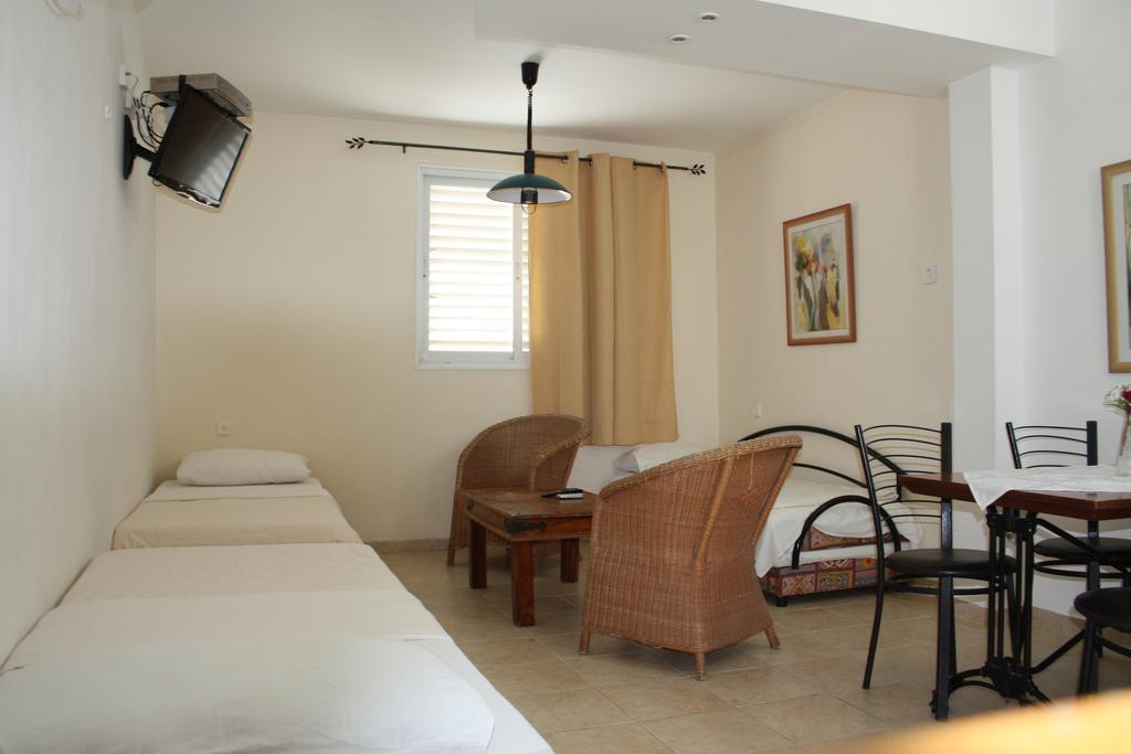 Ga'Aton Motel Nahariya Exteriör bild