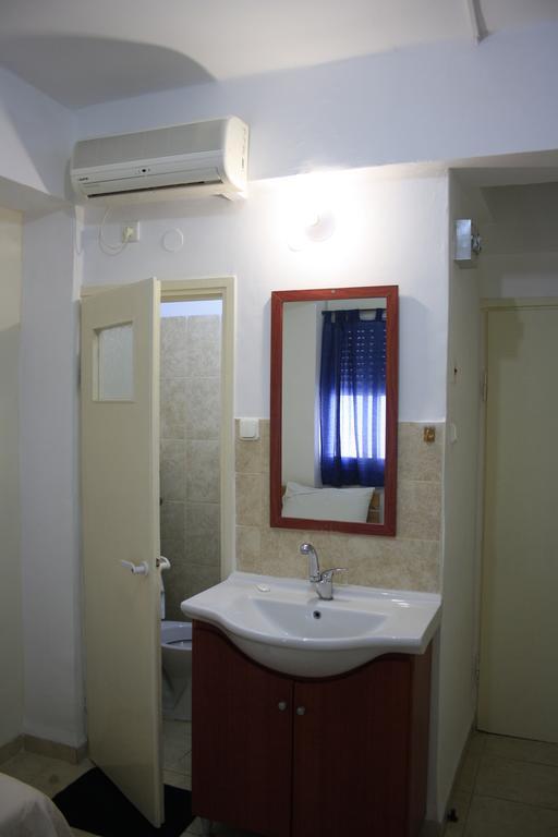 Ga'Aton Motel Nahariya Exteriör bild