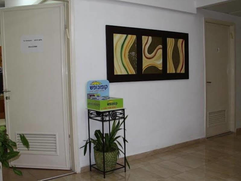 Ga'Aton Motel Nahariya Exteriör bild