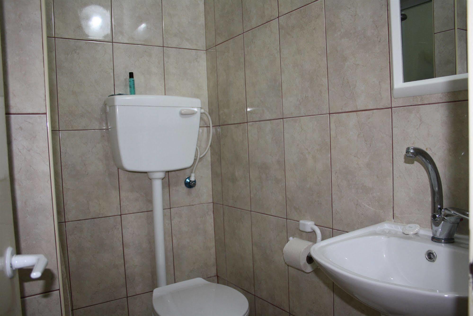 Ga'Aton Motel Nahariya Exteriör bild
