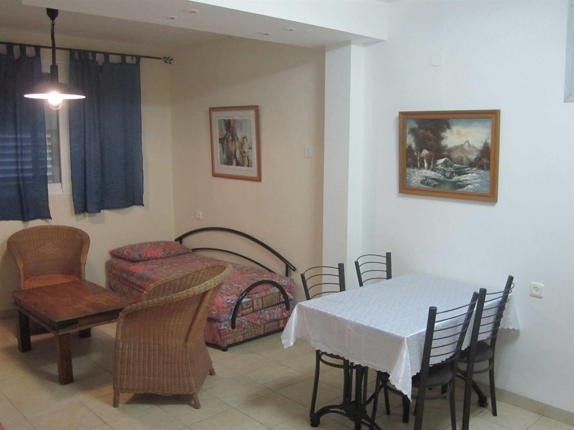 Ga'Aton Motel Nahariya Exteriör bild