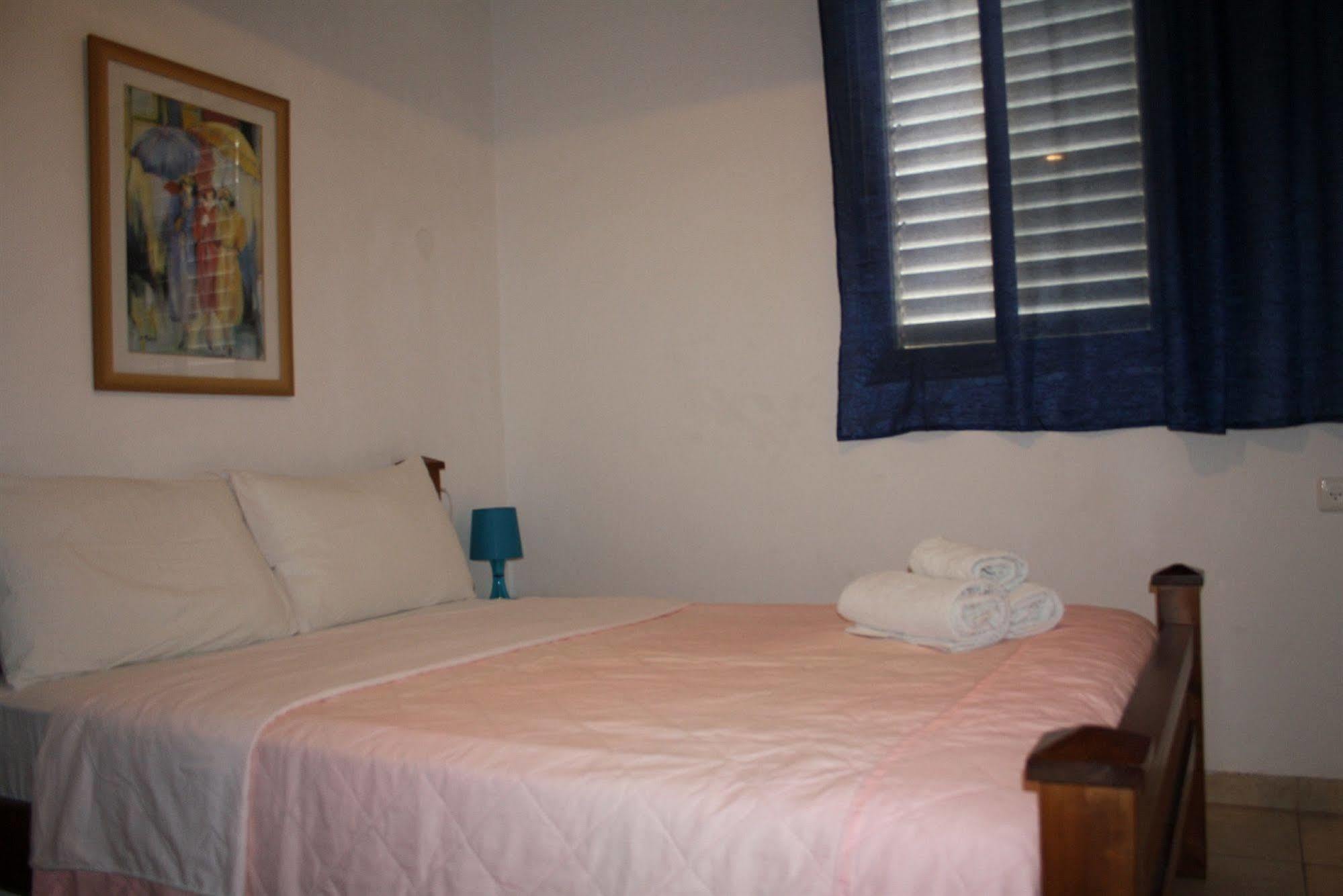 Ga'Aton Motel Nahariya Exteriör bild