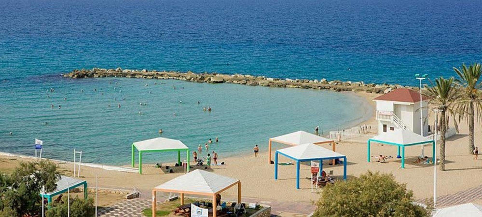 Ga'Aton Motel Nahariya Exteriör bild