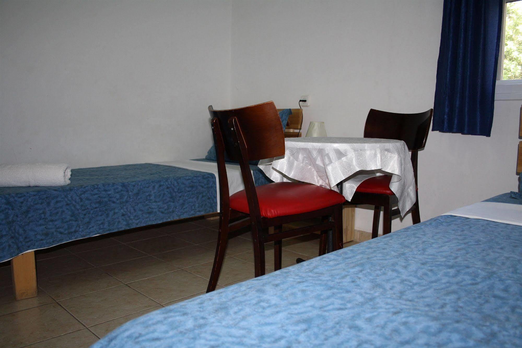 Ga'Aton Motel Nahariya Exteriör bild